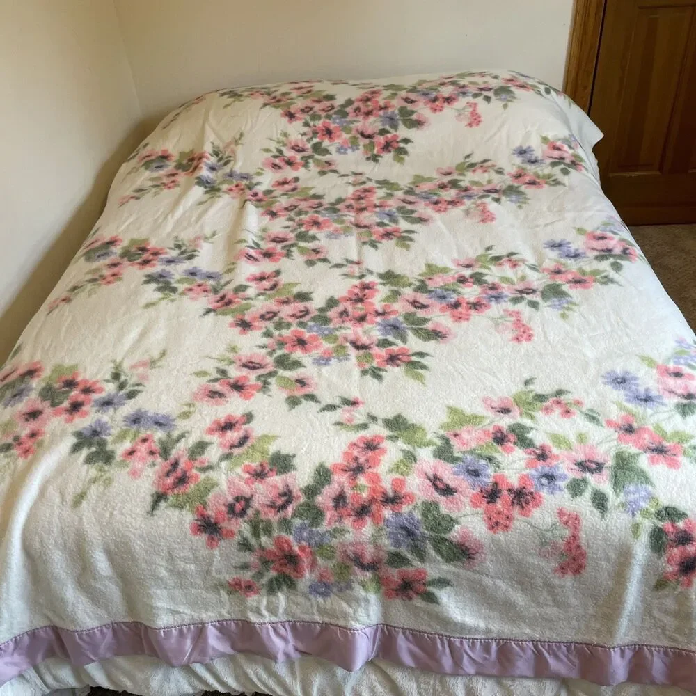 Vtg Chatham Blanket Lavender Satin Trim Floral Twin Full Size Acrylic 68x88
